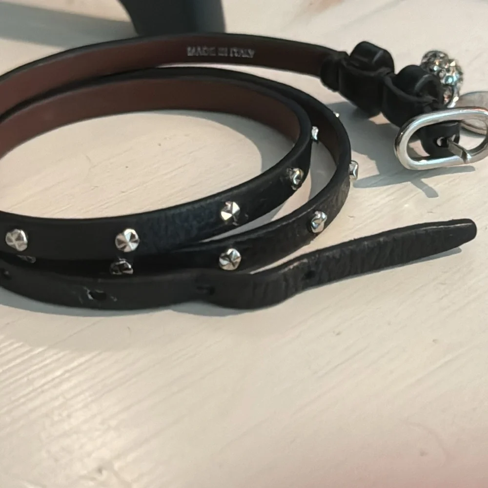 Alexander McQueen Black Leather Double Wrap studded bracelet with jeweled skull - Picture 4 of 10